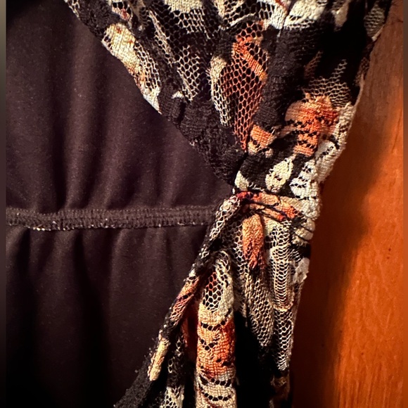 L8ter Black & Floral Open Back Lace Mini Dress S - Picture 8 of 11